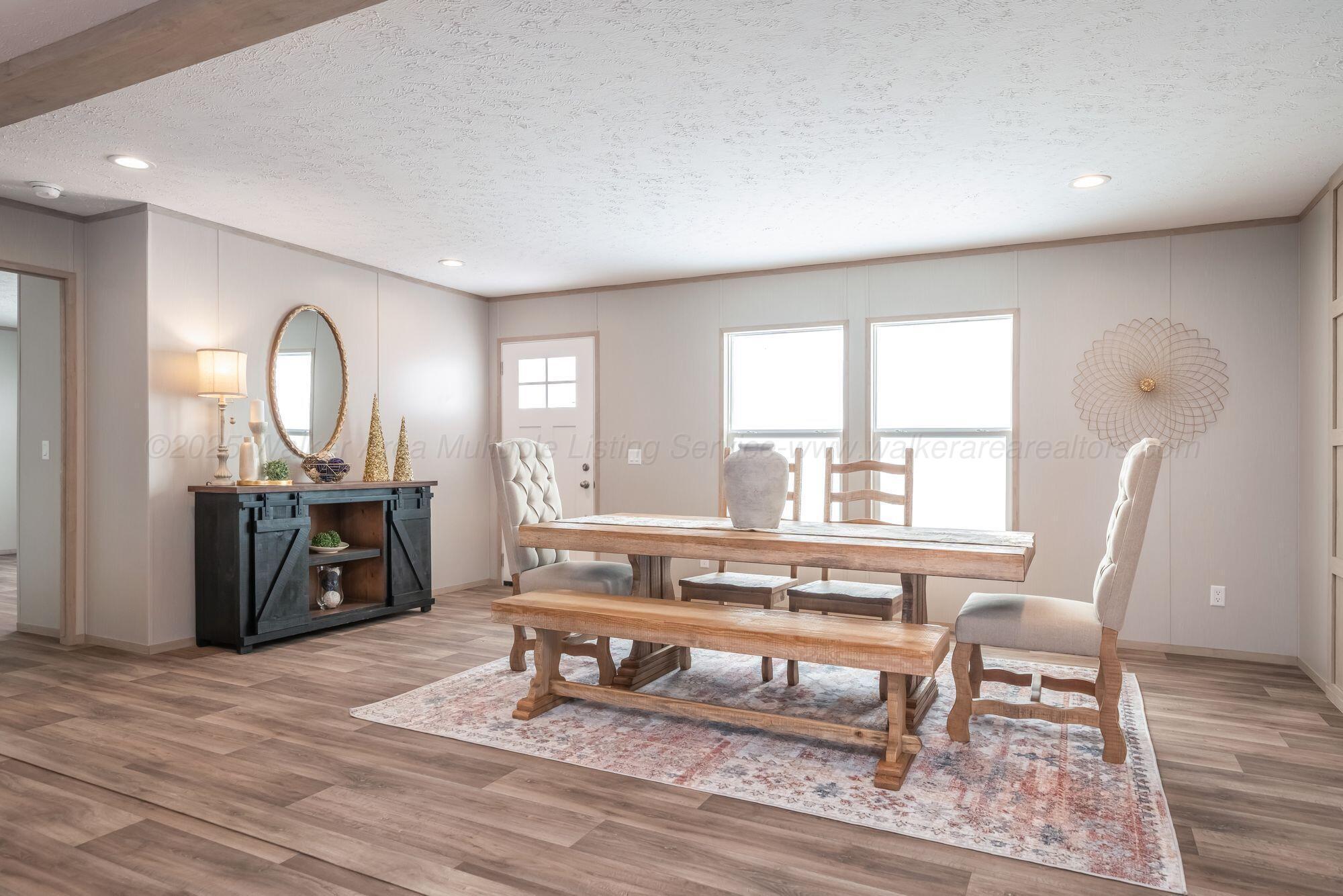 26 TORILEE Ln