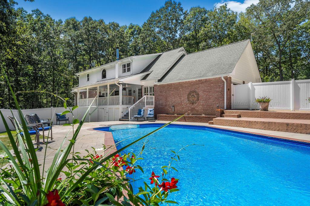 3800 ASHWOOD Dr