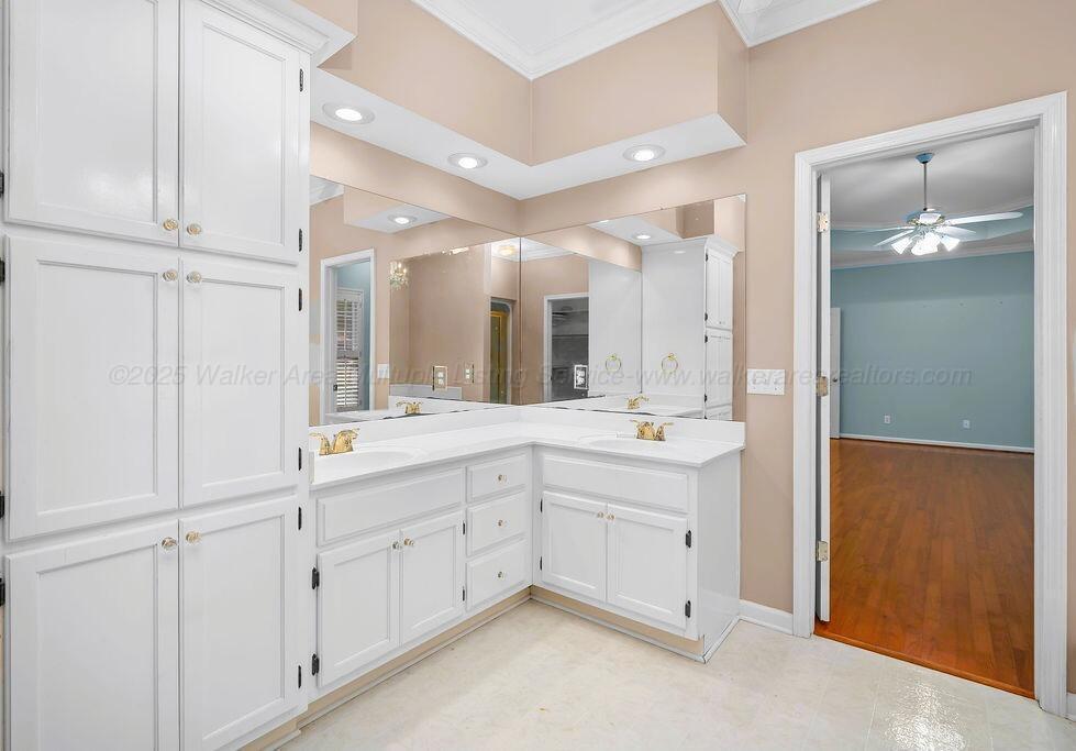 1301 S WALSTON BRIDGE Rd