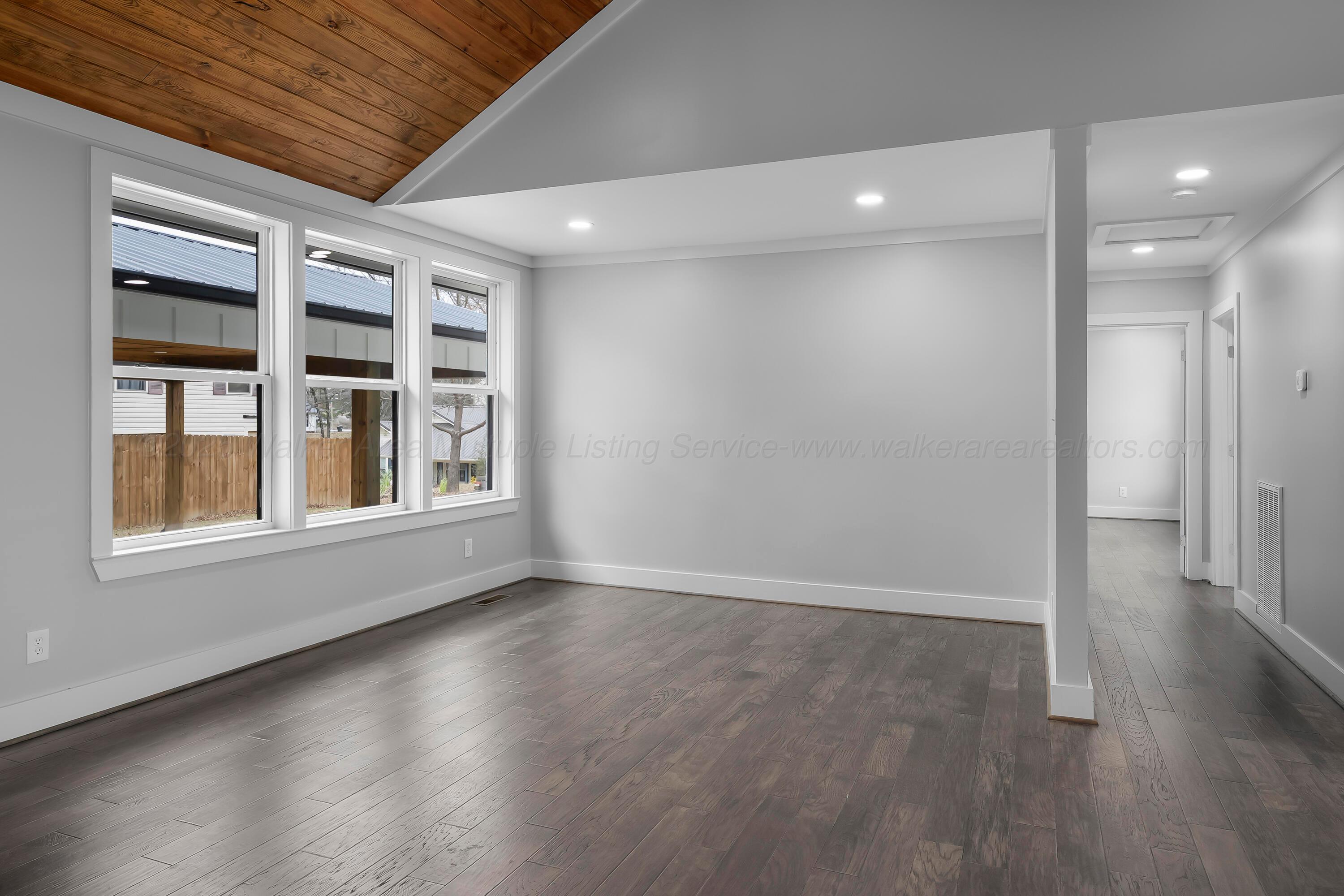 1100 9TH Ave