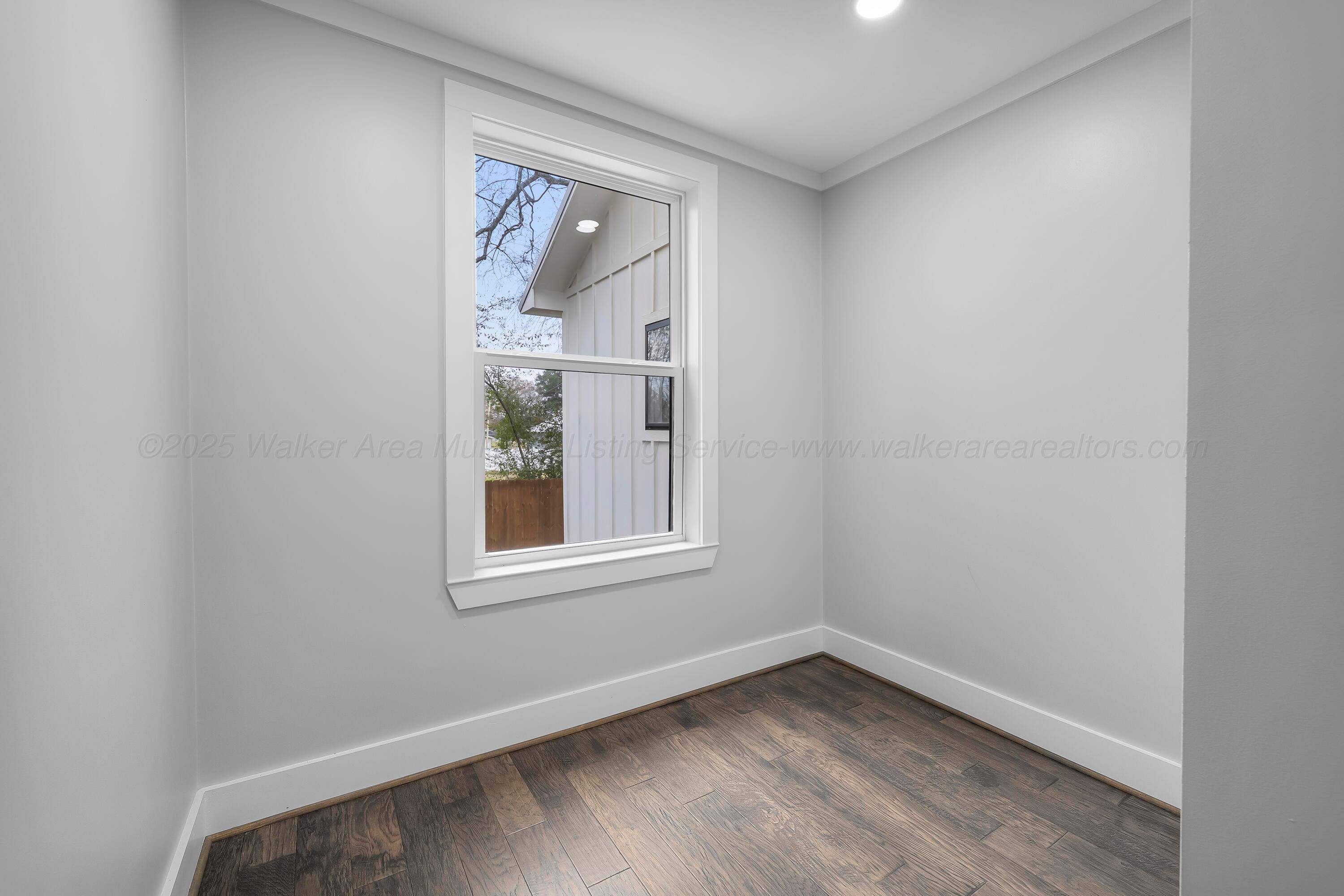 1100 9TH Ave