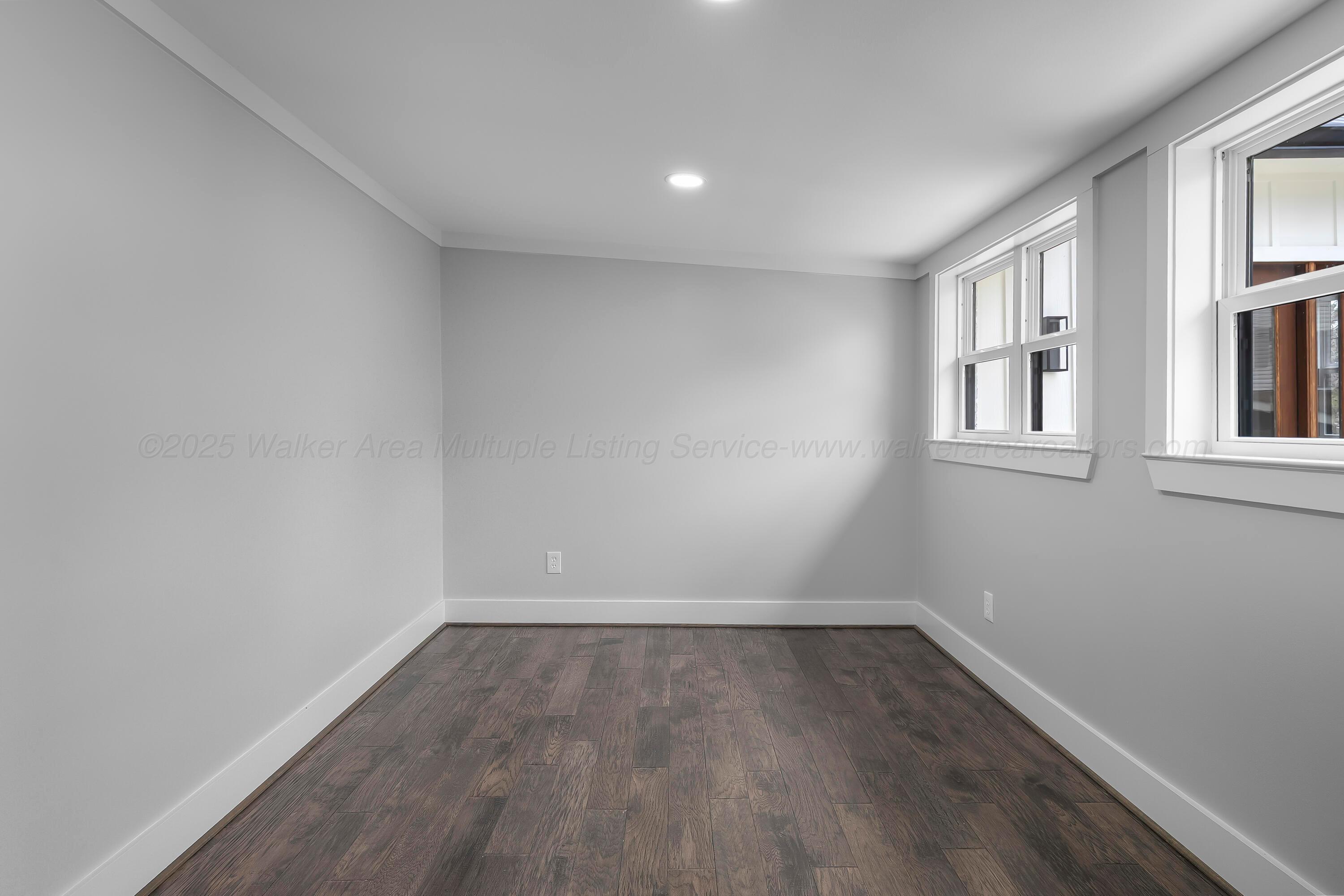 1100 9TH Ave