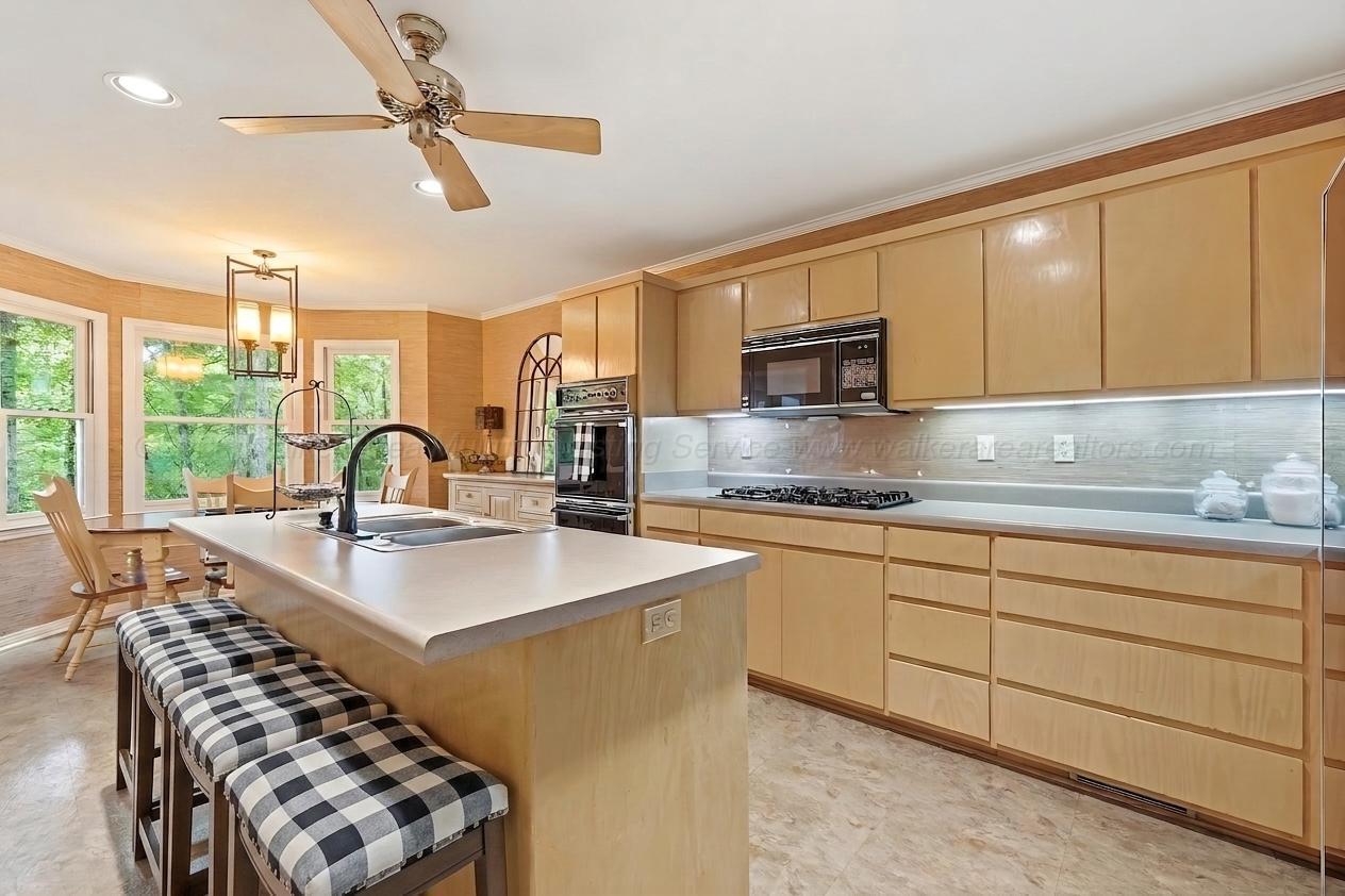 303 HUNTINGTON Trce
