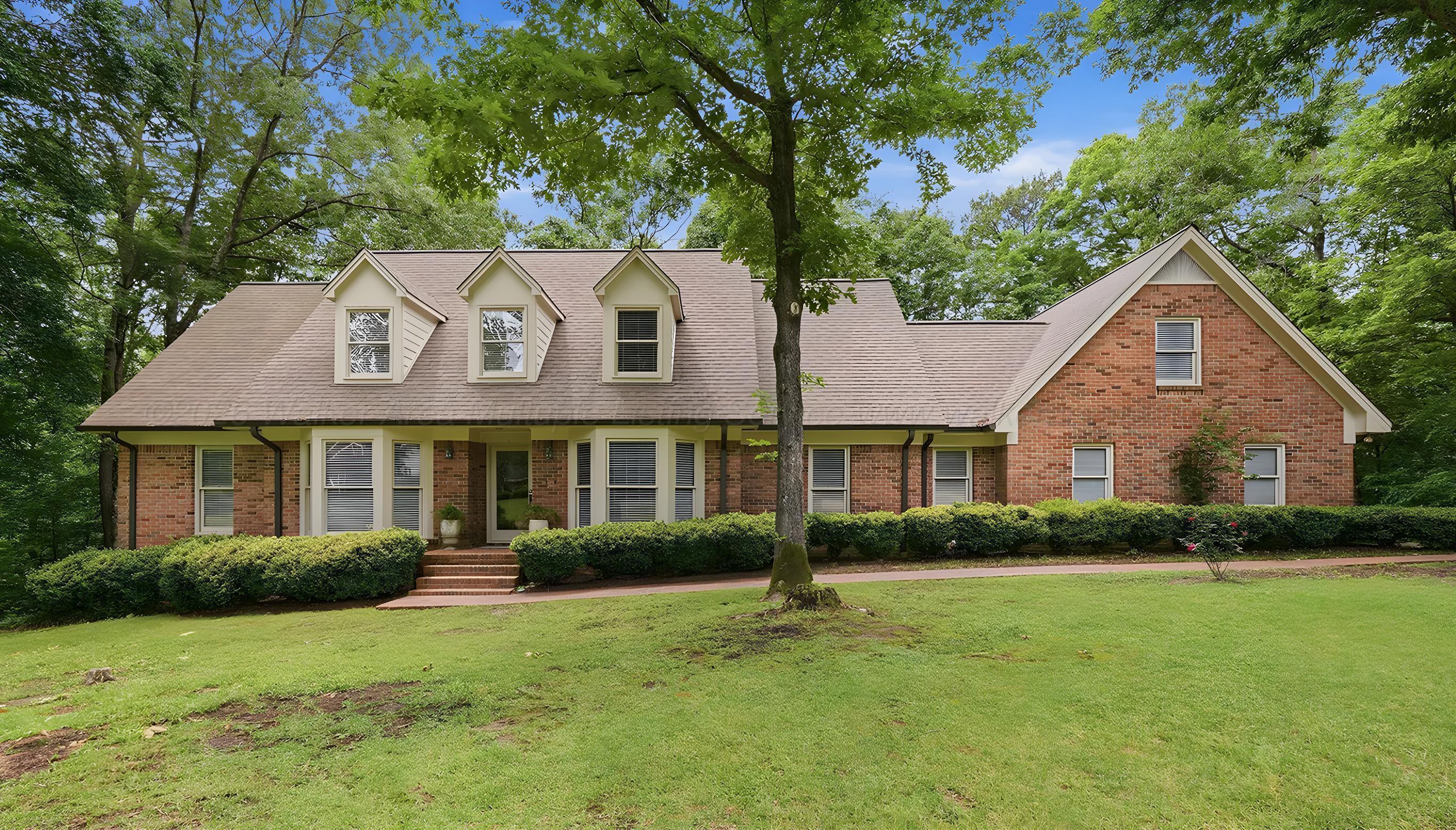 303 HUNTINGTON Trce