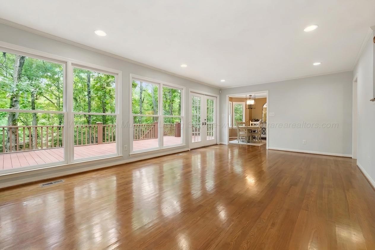 303 HUNTINGTON Trce