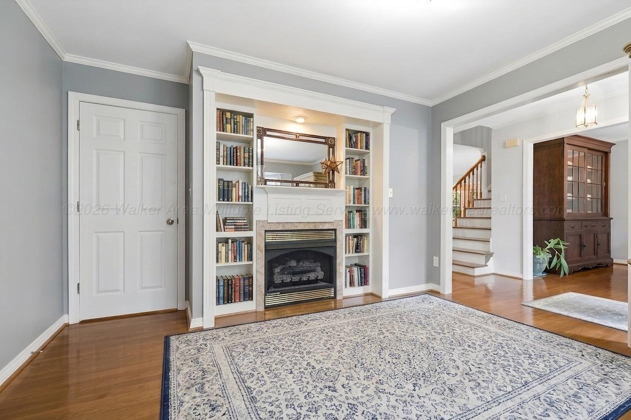 303 HUNTINGTON Trce