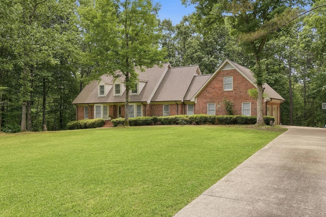 303 HUNTINGTON Trce