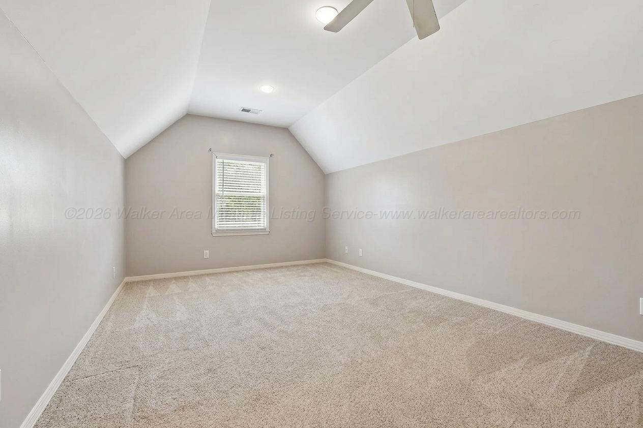 303 HUNTINGTON Trce