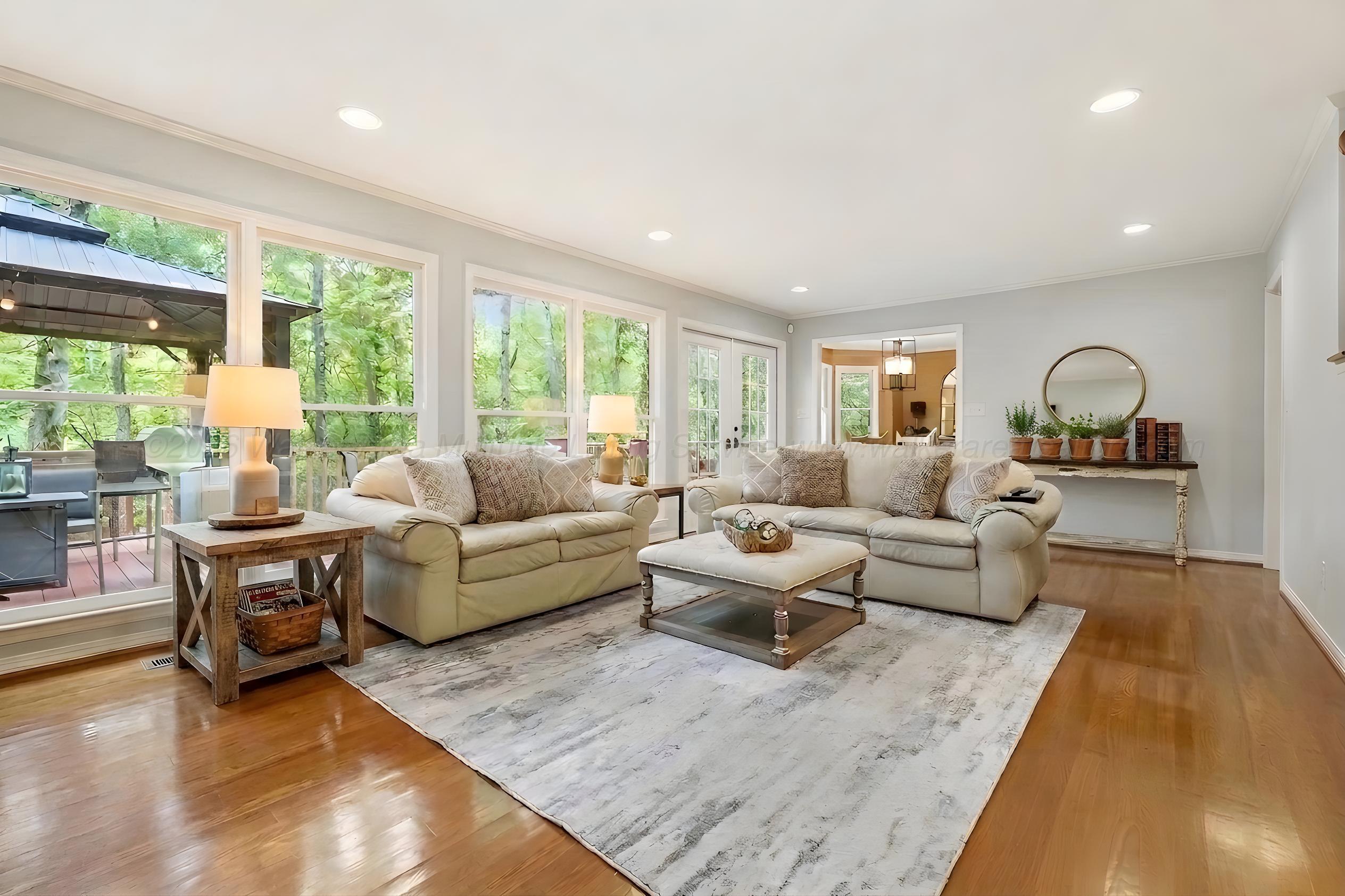 303 HUNTINGTON Trce