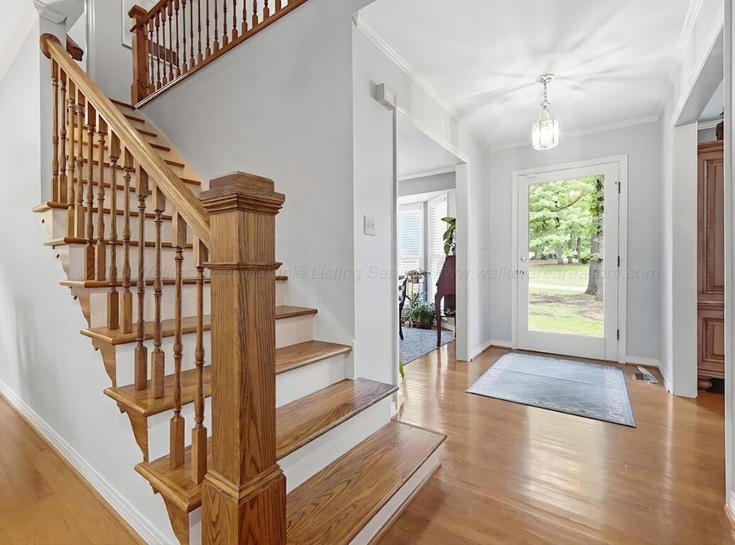 303 HUNTINGTON Trce