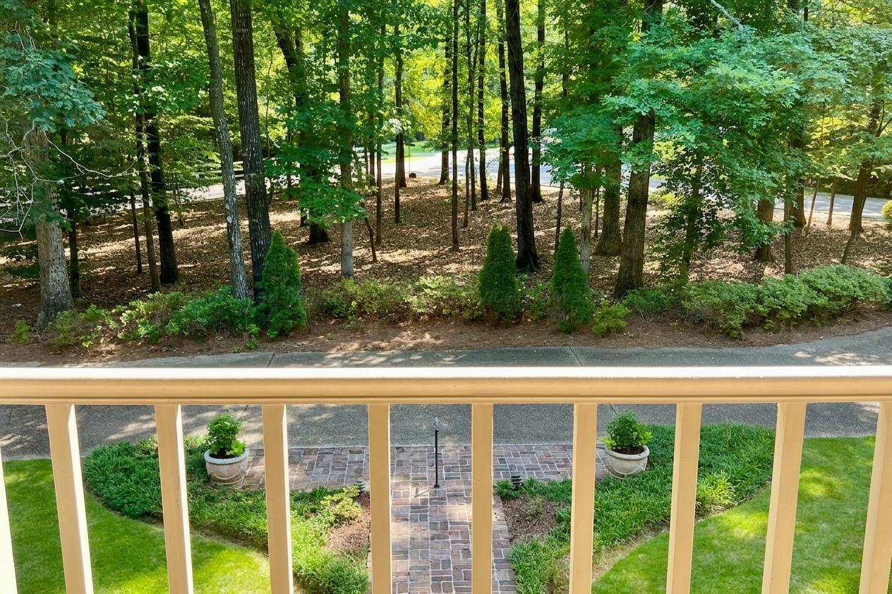 601 GLEN OAKS Cir
