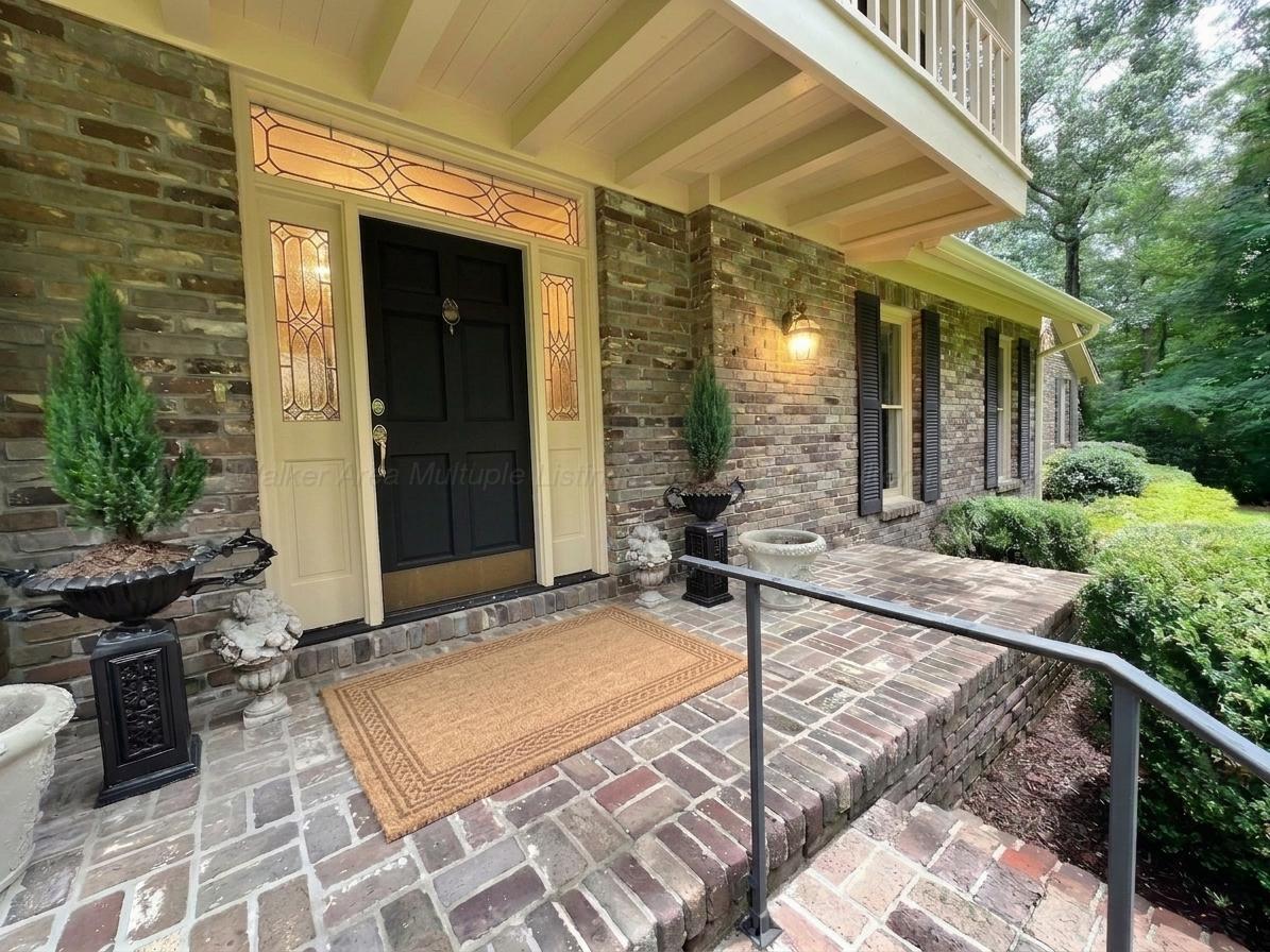 601 GLEN OAKS Cir