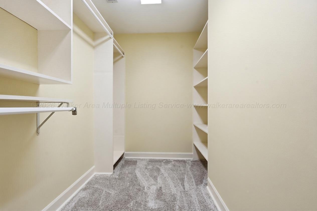 601 GLEN OAKS Cir
