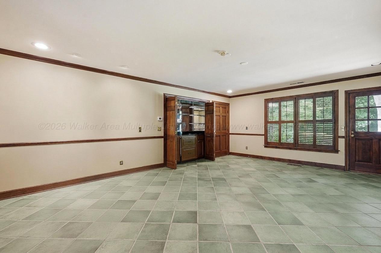 601 GLEN OAKS Cir