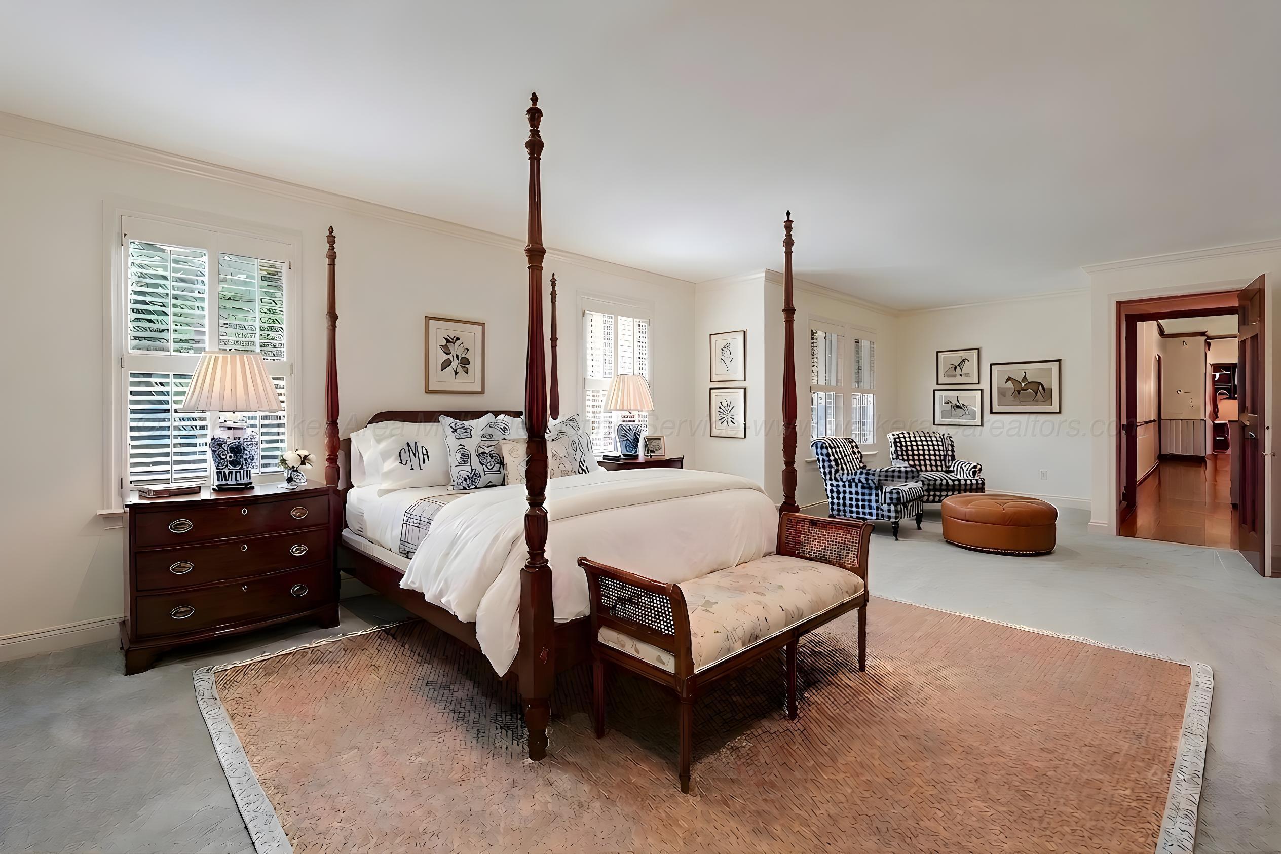 601 GLEN OAKS Cir