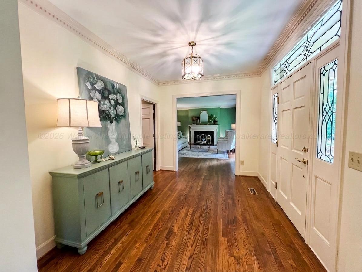 601 GLEN OAKS Cir