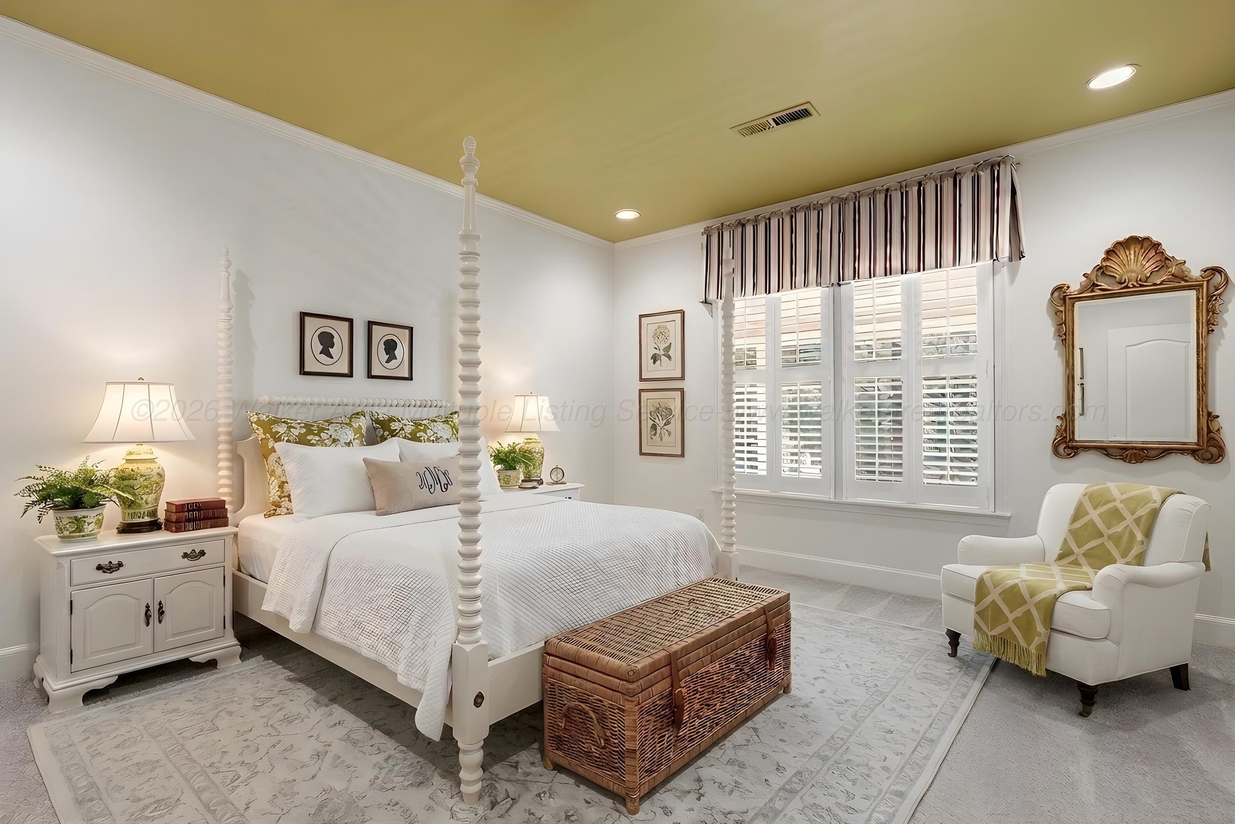 601 GLEN OAKS Cir