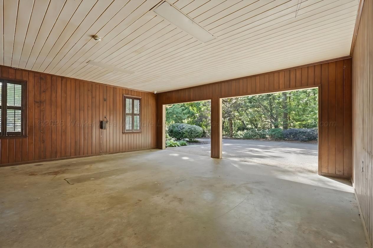 601 GLEN OAKS Cir