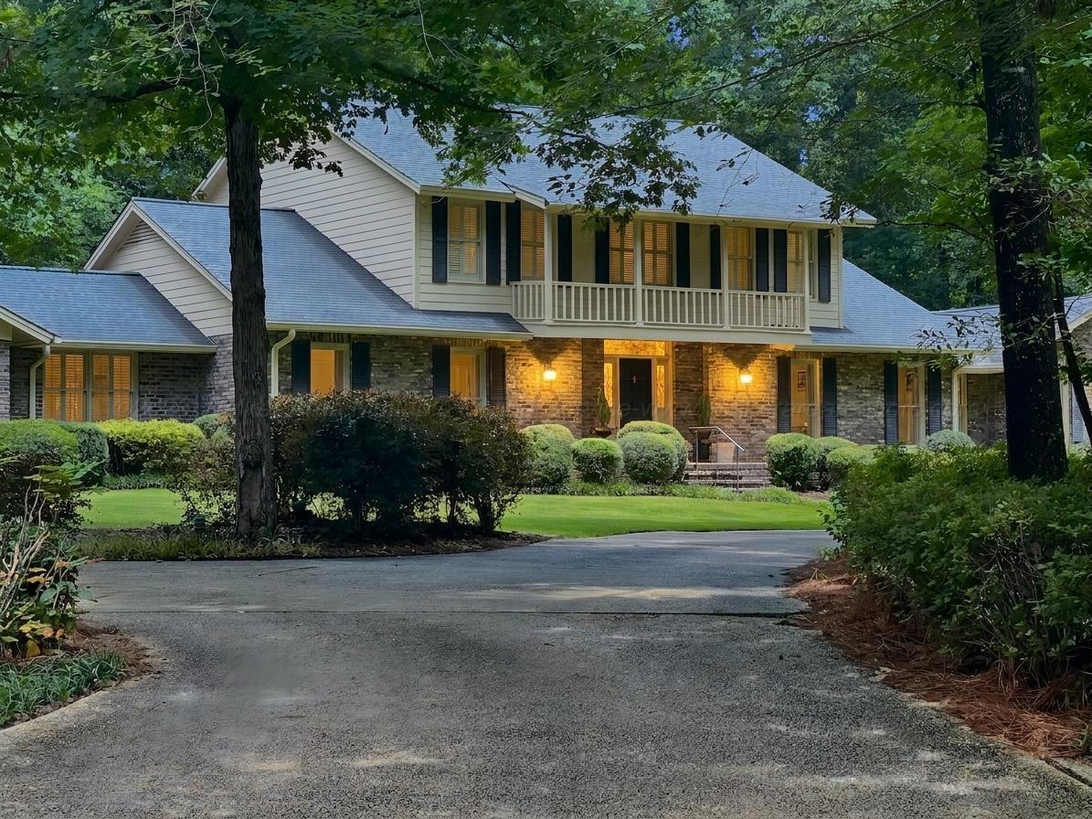 601 GLEN OAKS Cir