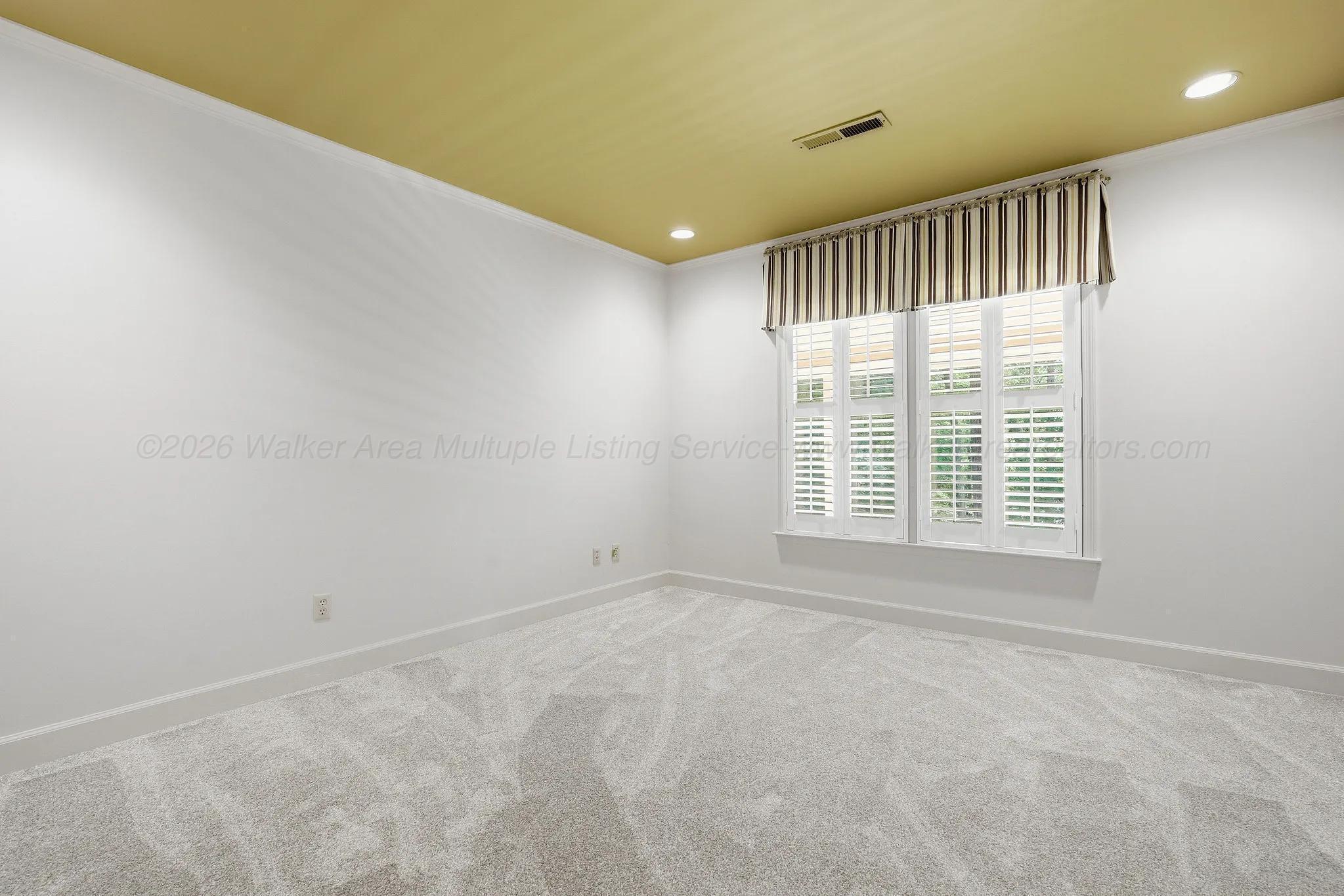 601 GLEN OAKS Cir