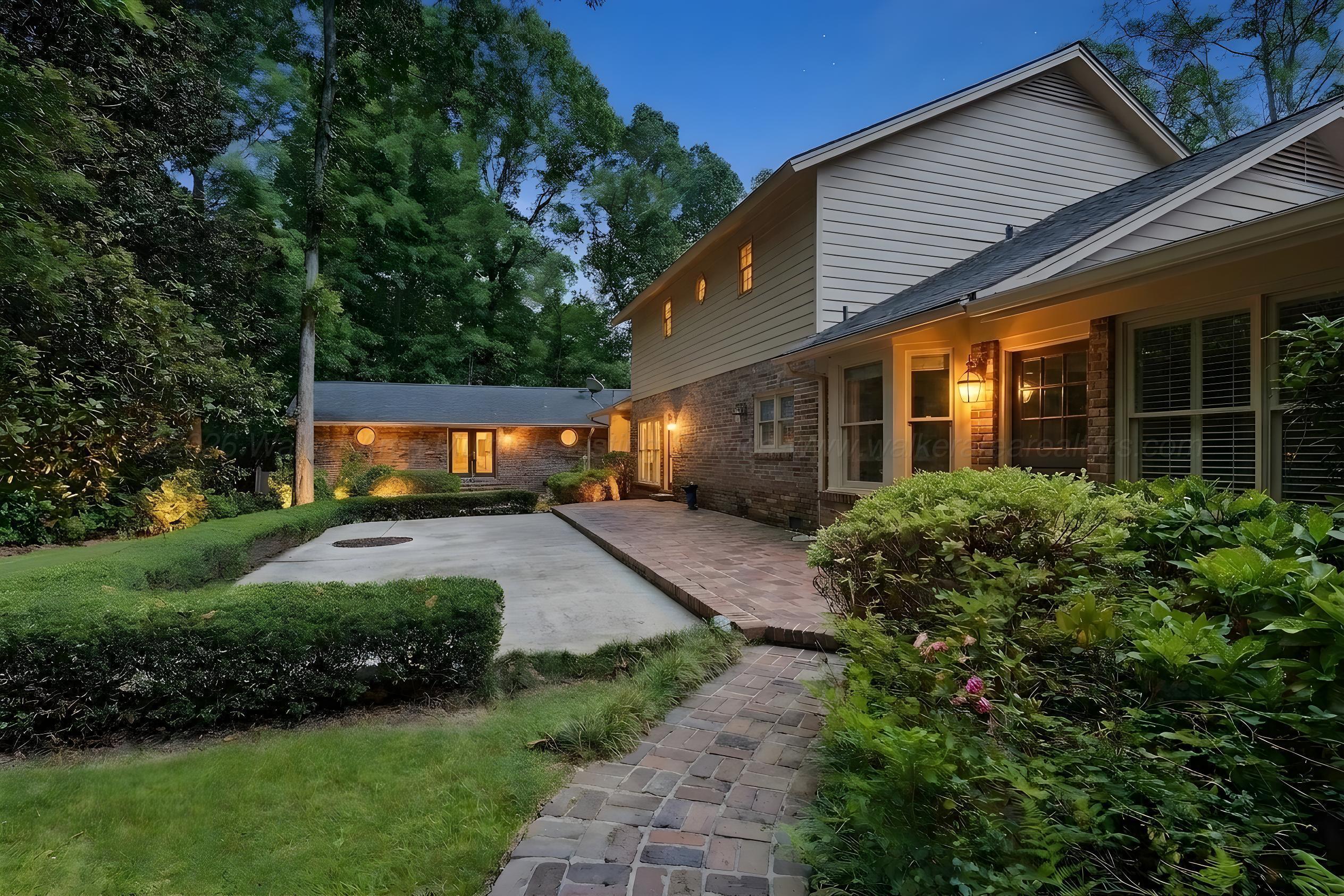 601 GLEN OAKS Cir
