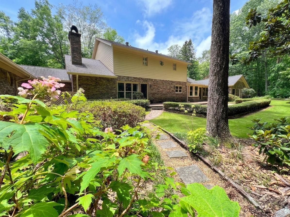 601 GLEN OAKS Cir