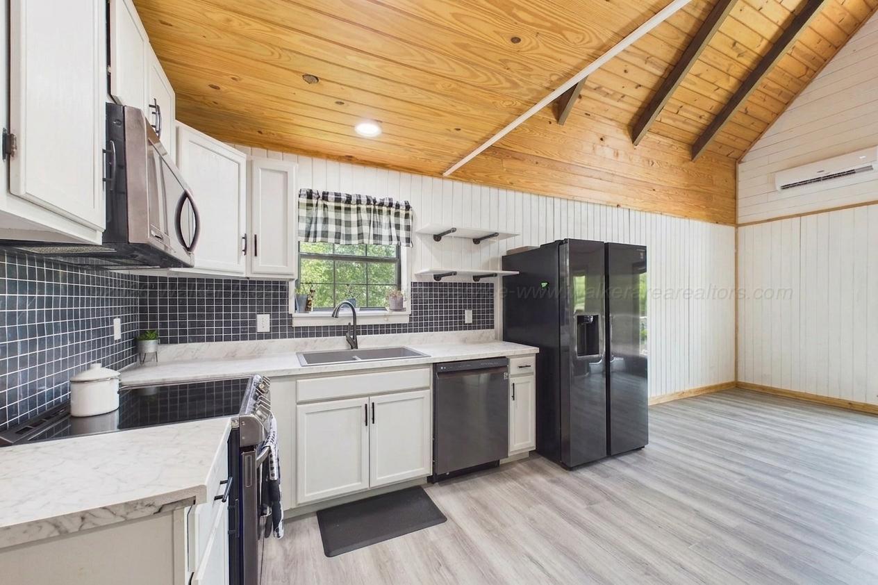1083 COUNTY ROAD 3908