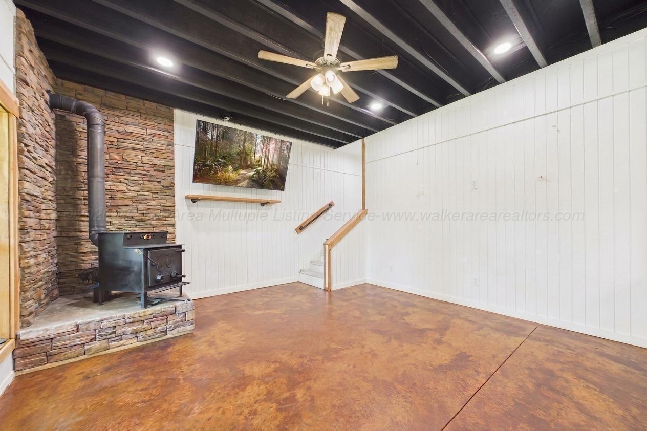 1083 COUNTY ROAD 3908