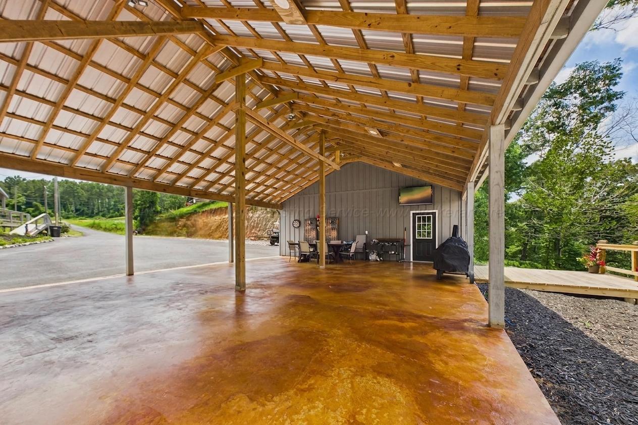 1083 COUNTY ROAD 3908