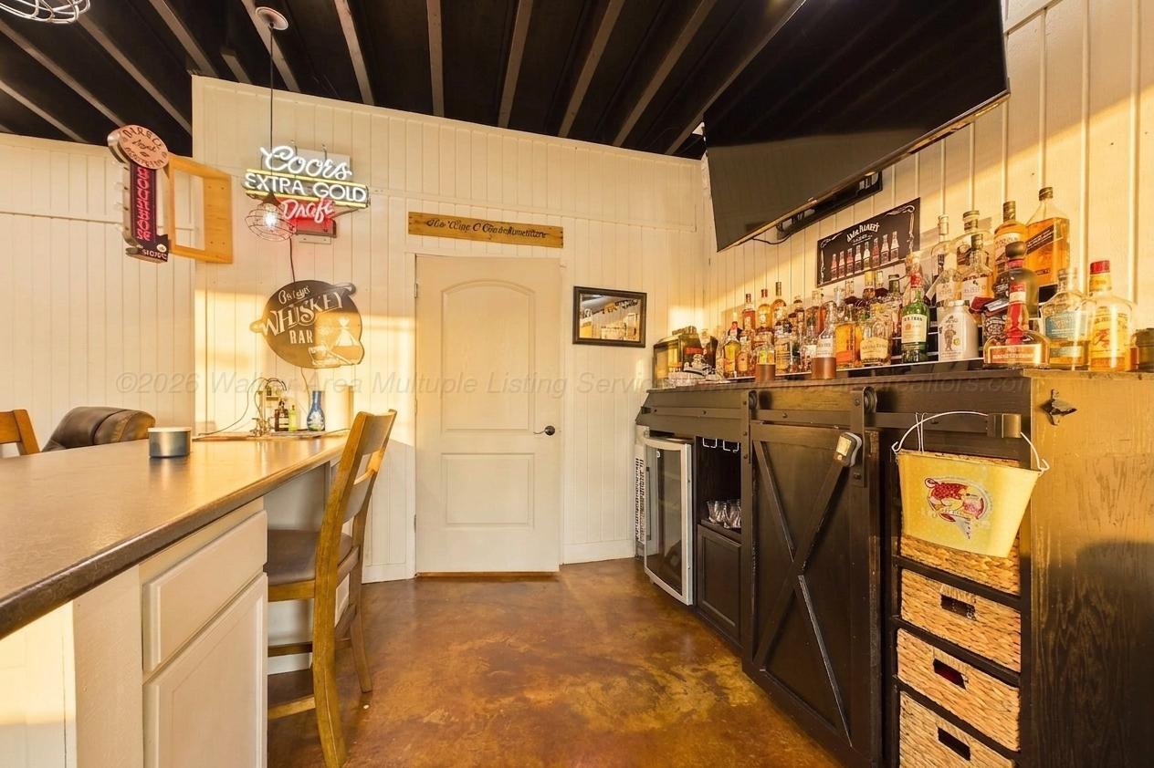 1083 COUNTY ROAD 3908