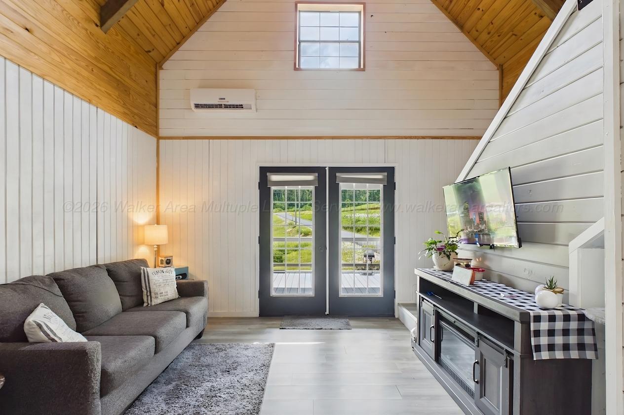 1083 COUNTY ROAD 3908