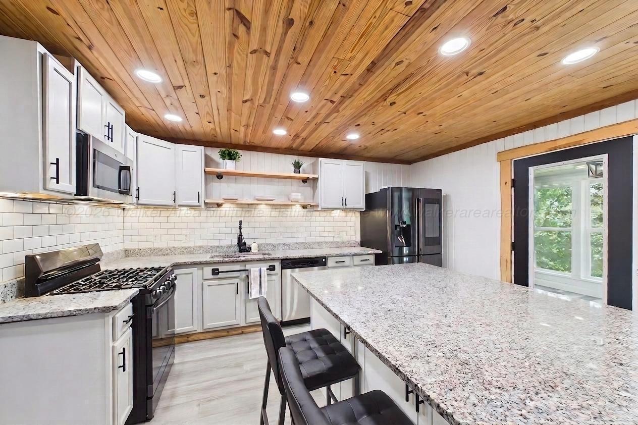 1083 COUNTY ROAD 3908
