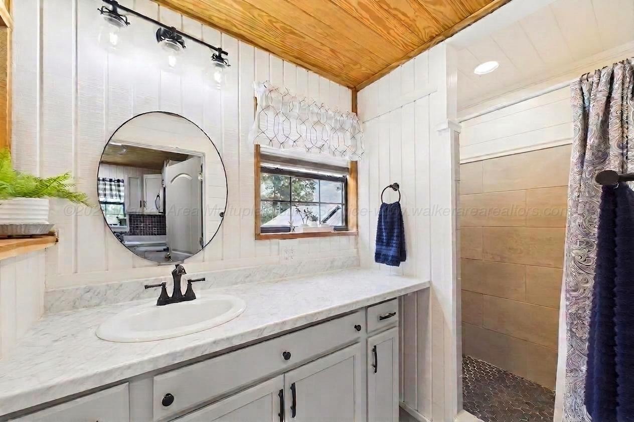 1083 COUNTY ROAD 3908