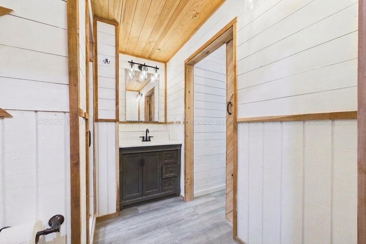 1083 COUNTY ROAD 3908