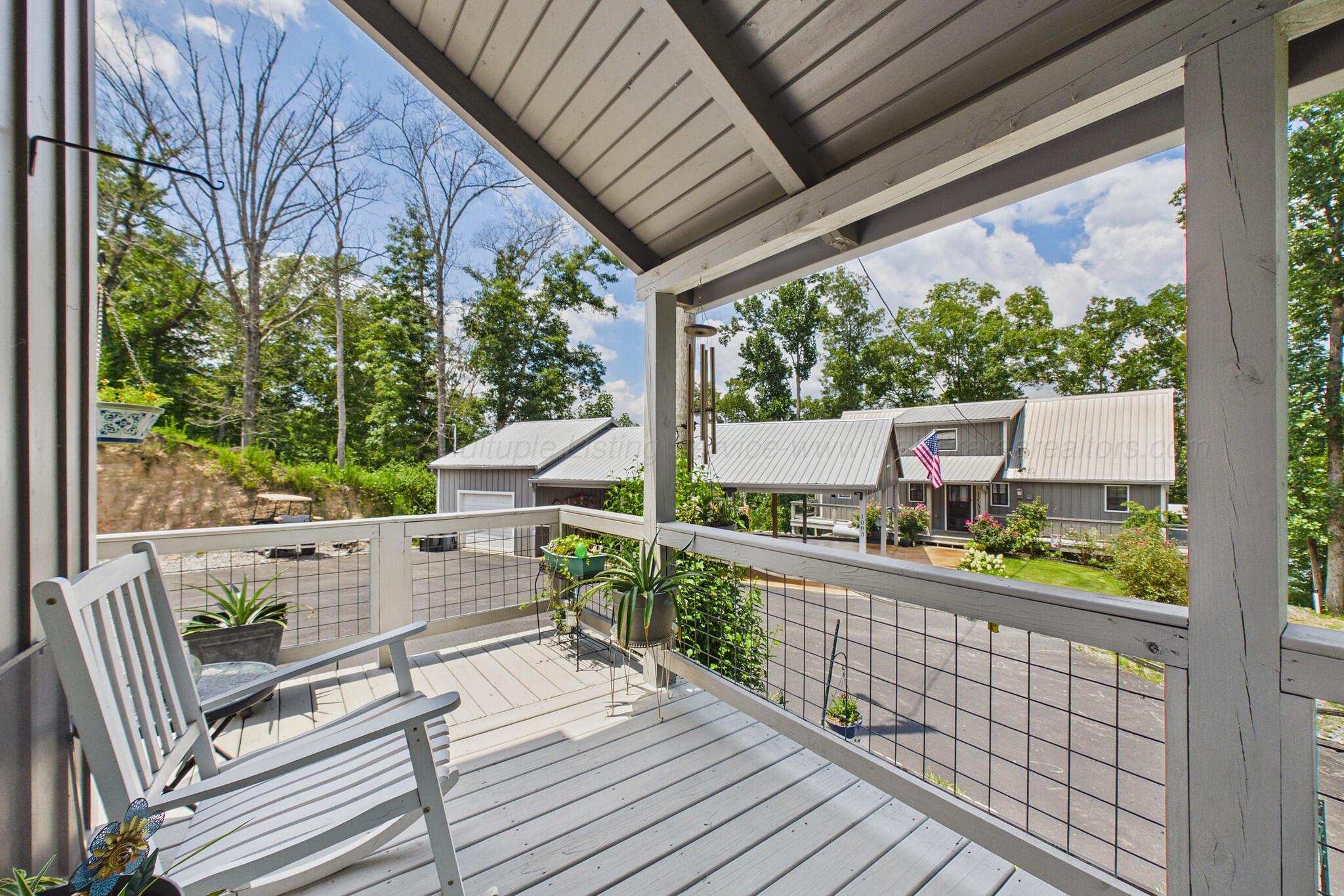 1083 COUNTY ROAD 3908