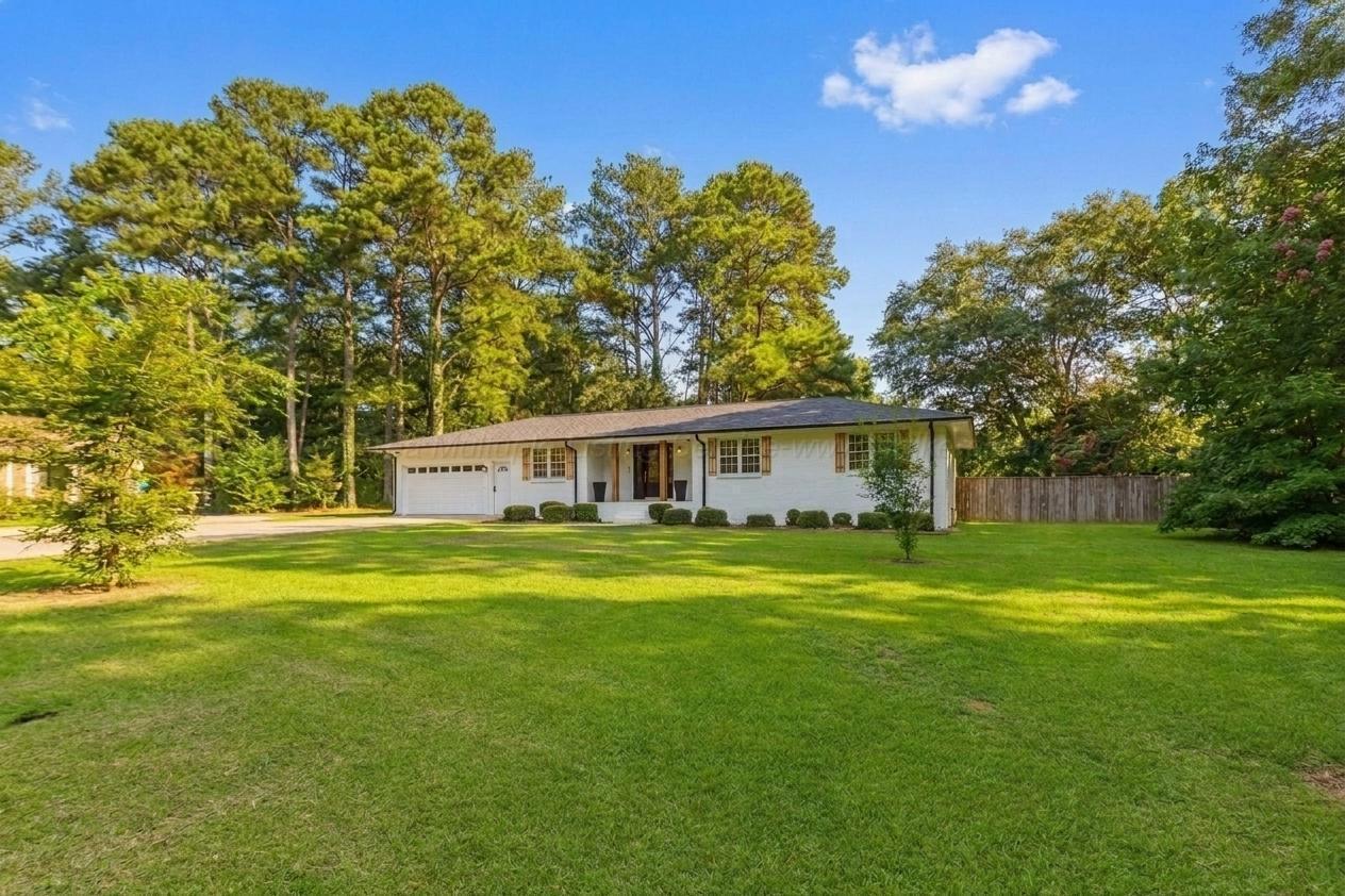 301 CHEROKEE Cir