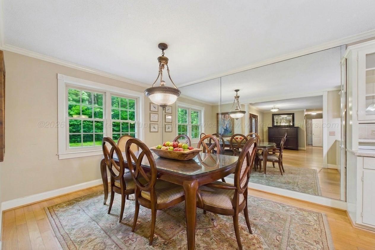 301 CHEROKEE Cir
