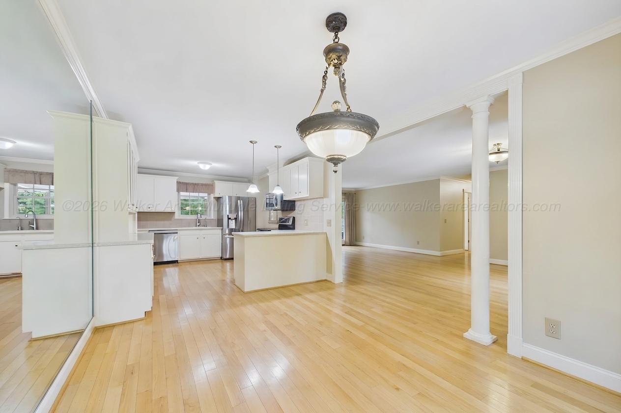 301 CHEROKEE Cir