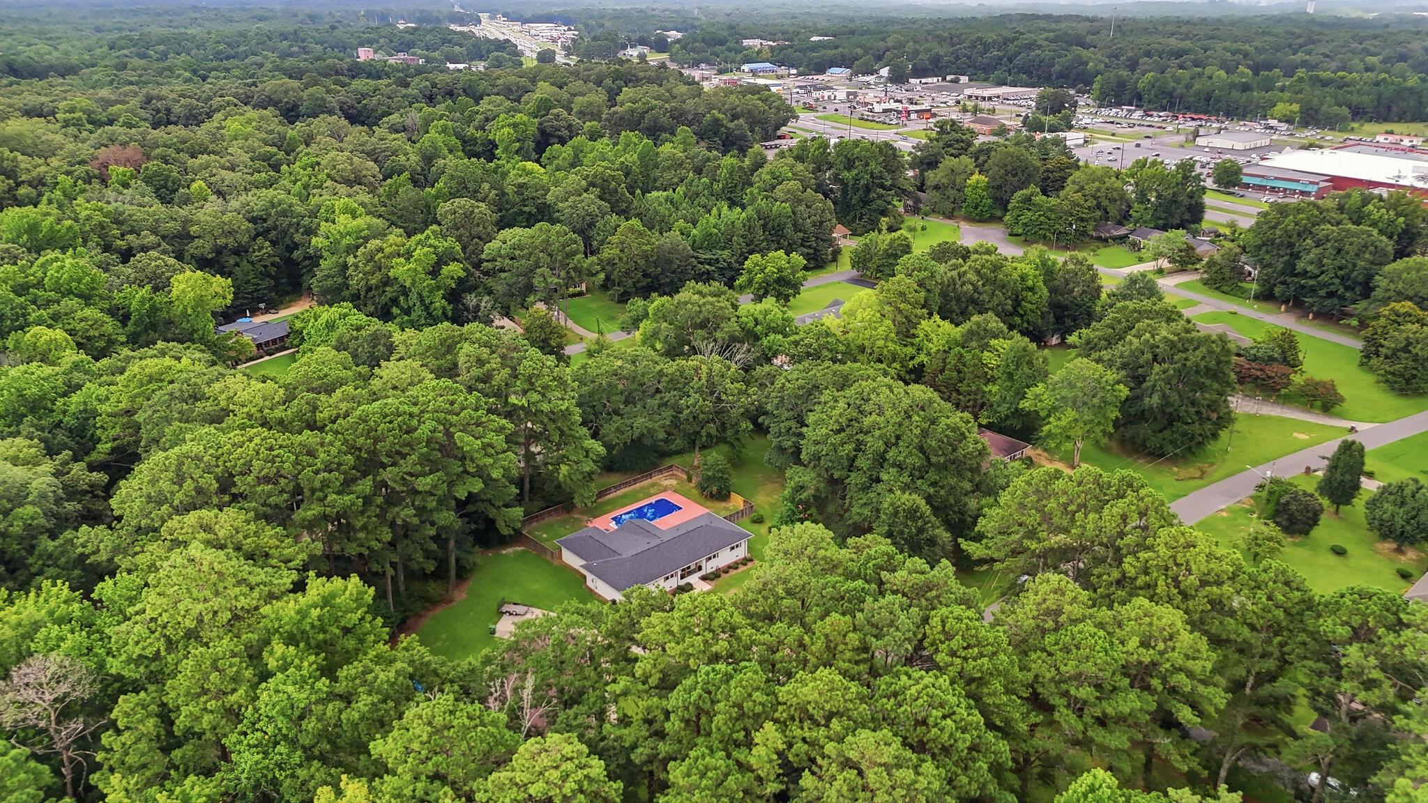 301 CHEROKEE Cir