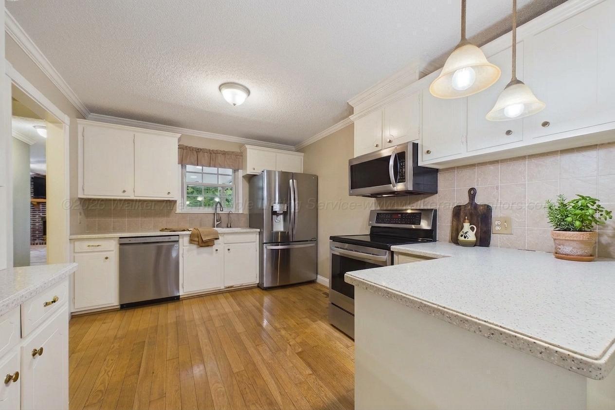 301 CHEROKEE Cir