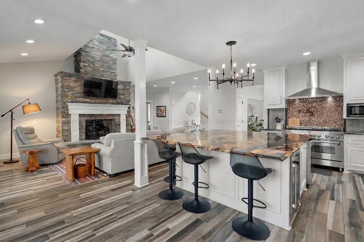 241 BLUEGRASS Ln