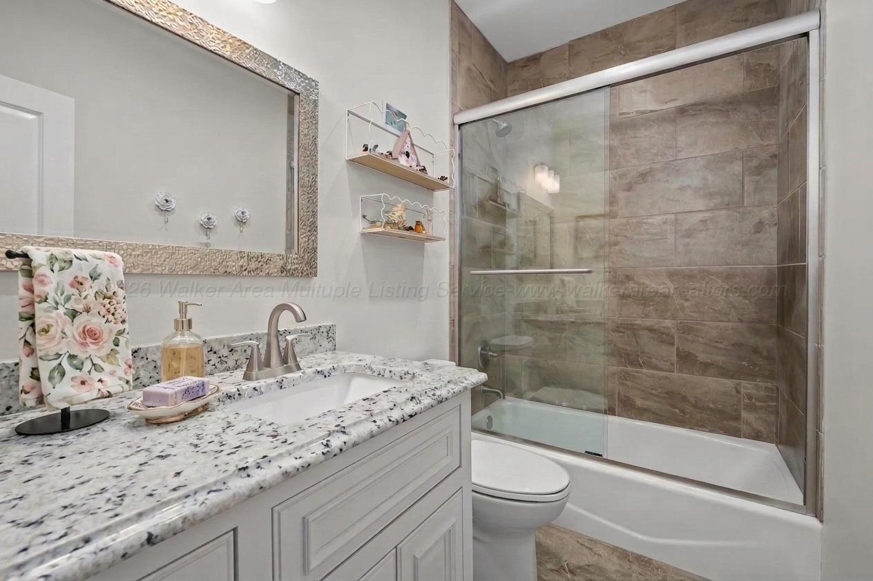 241 BLUEGRASS Ln
