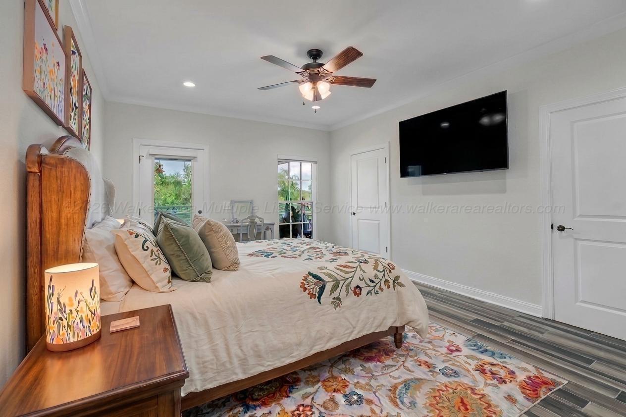 241 BLUEGRASS Ln