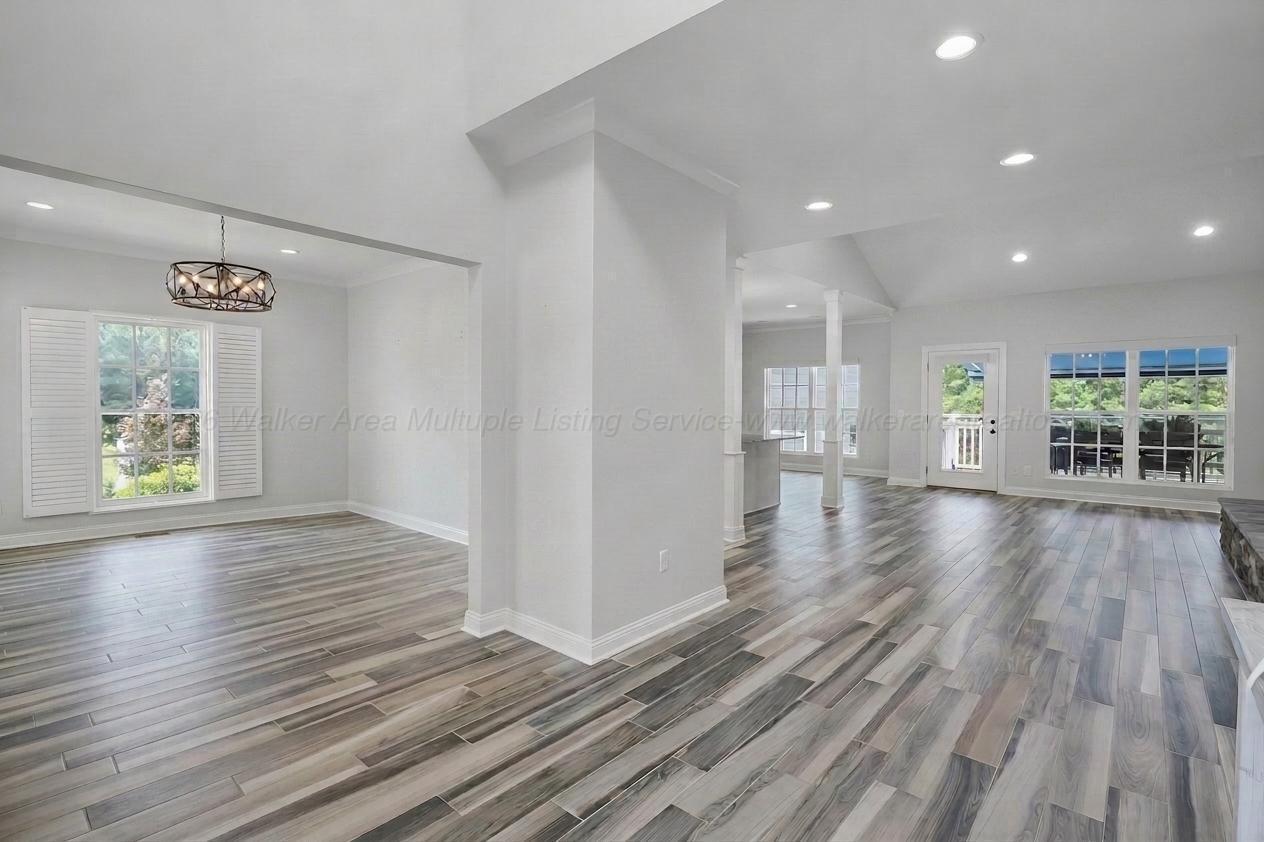 241 BLUEGRASS Ln