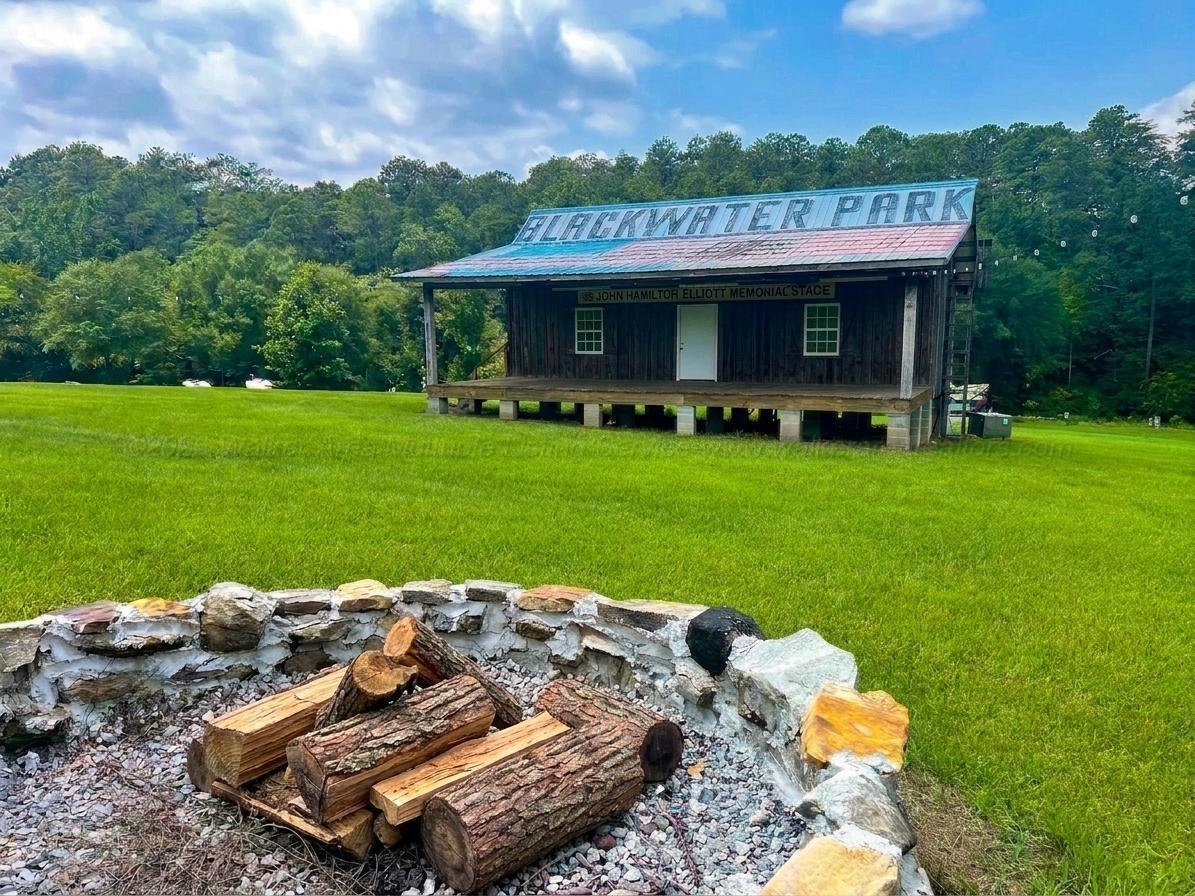 241 BLUEGRASS Ln