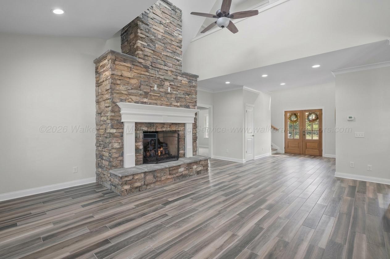 241 BLUEGRASS Ln