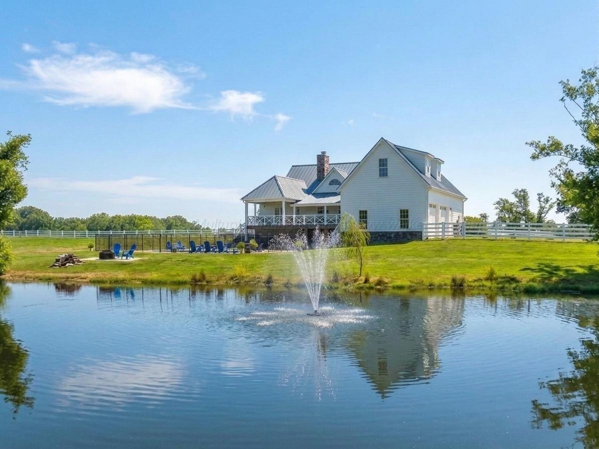 241 BLUEGRASS Ln