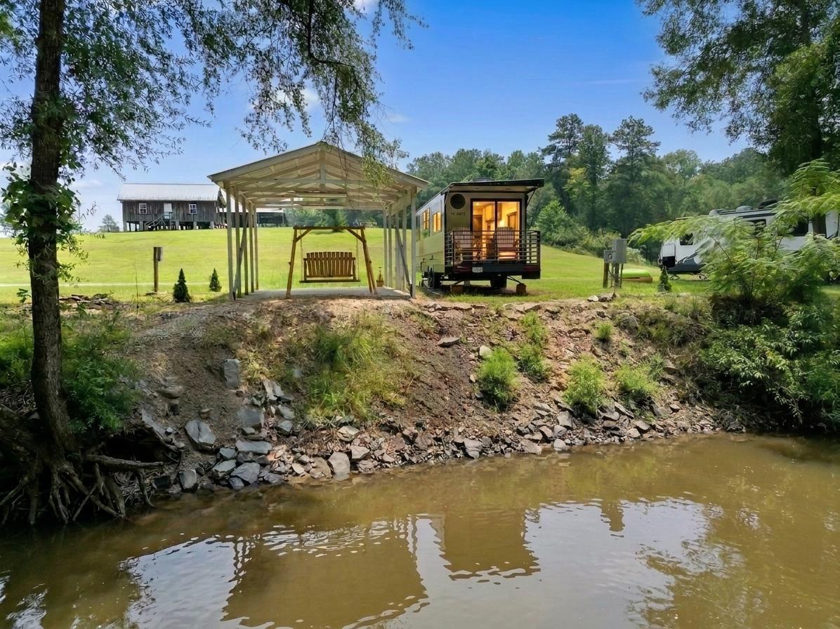 241 BLUEGRASS Ln