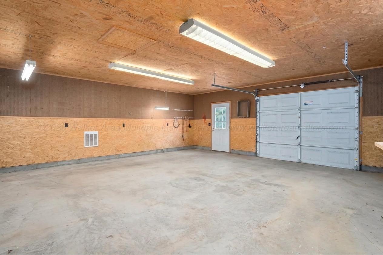 910 W 14TH Ave