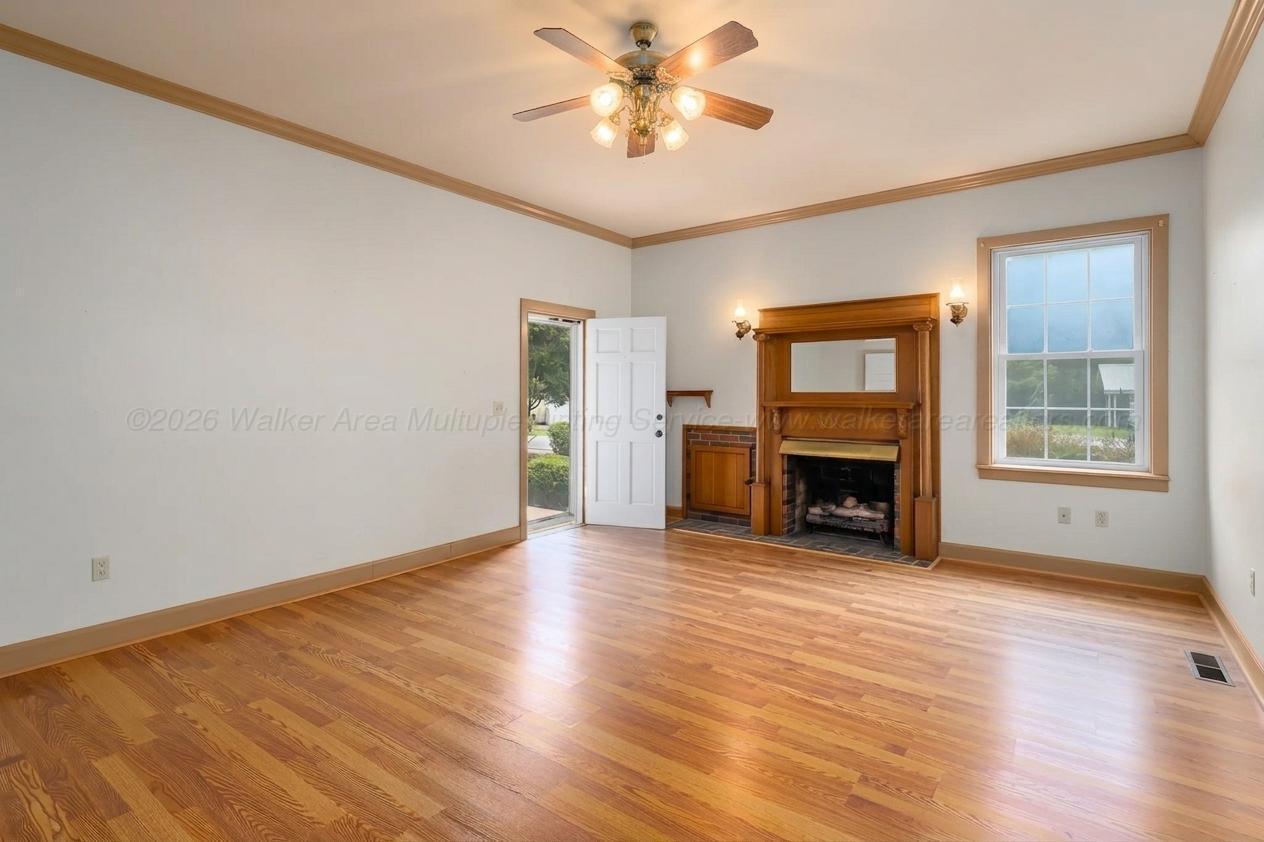 910 W 14TH Ave